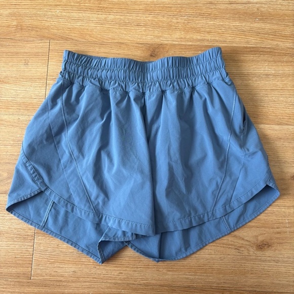 Lululemon Track That Short 5" Water Drop - Size 10 - Picture 4 of 4